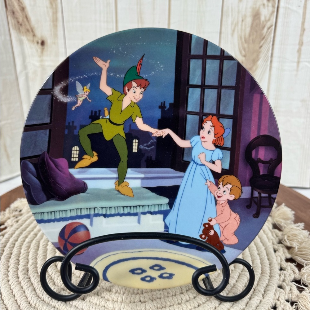 Knowles Peter Pan Collectible Decorative Plate with Wendy & Tink 1993